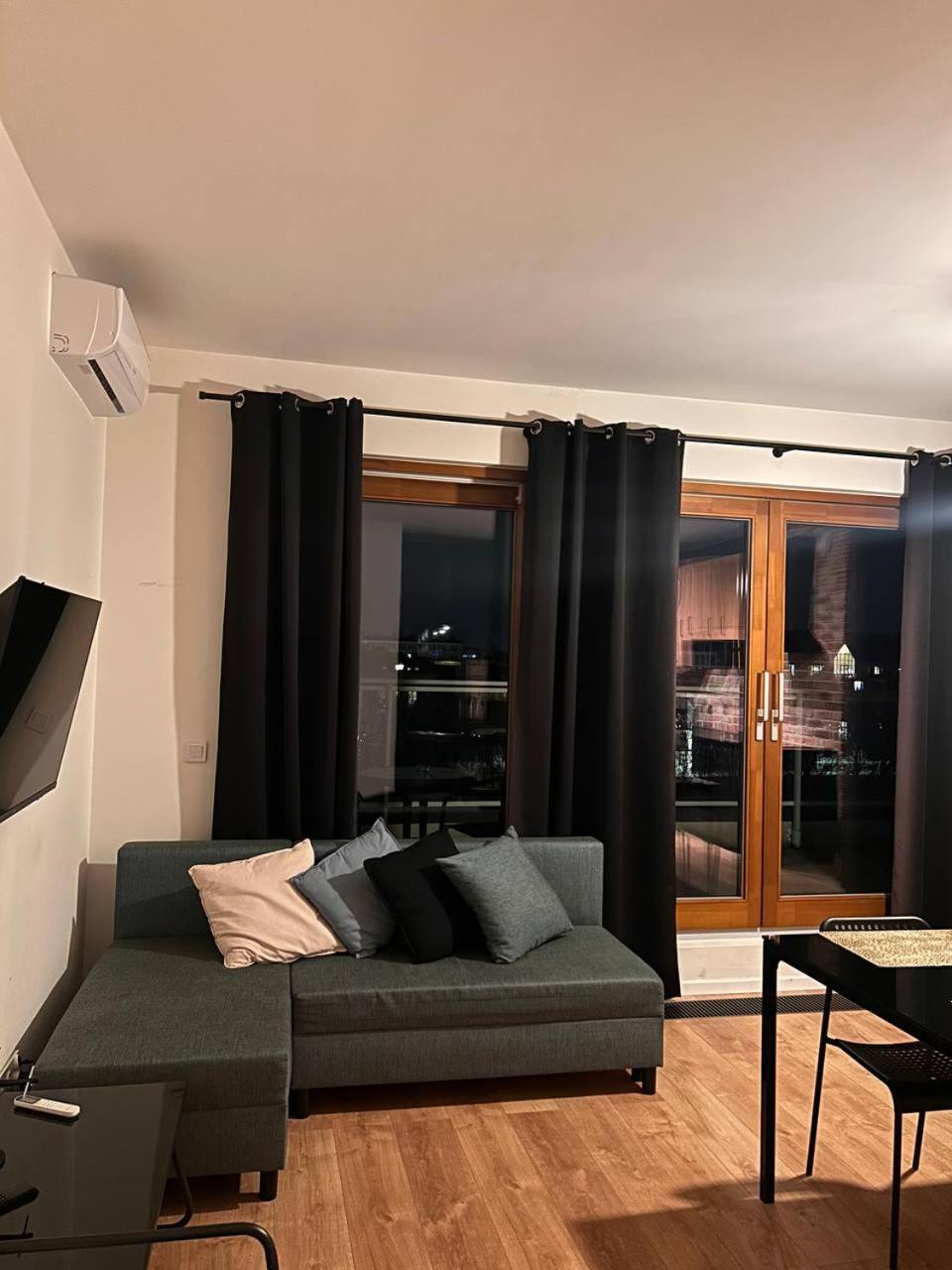 Cosy Apart - Ksiecia Witolda Street - Nice View - Parking Place Breslau