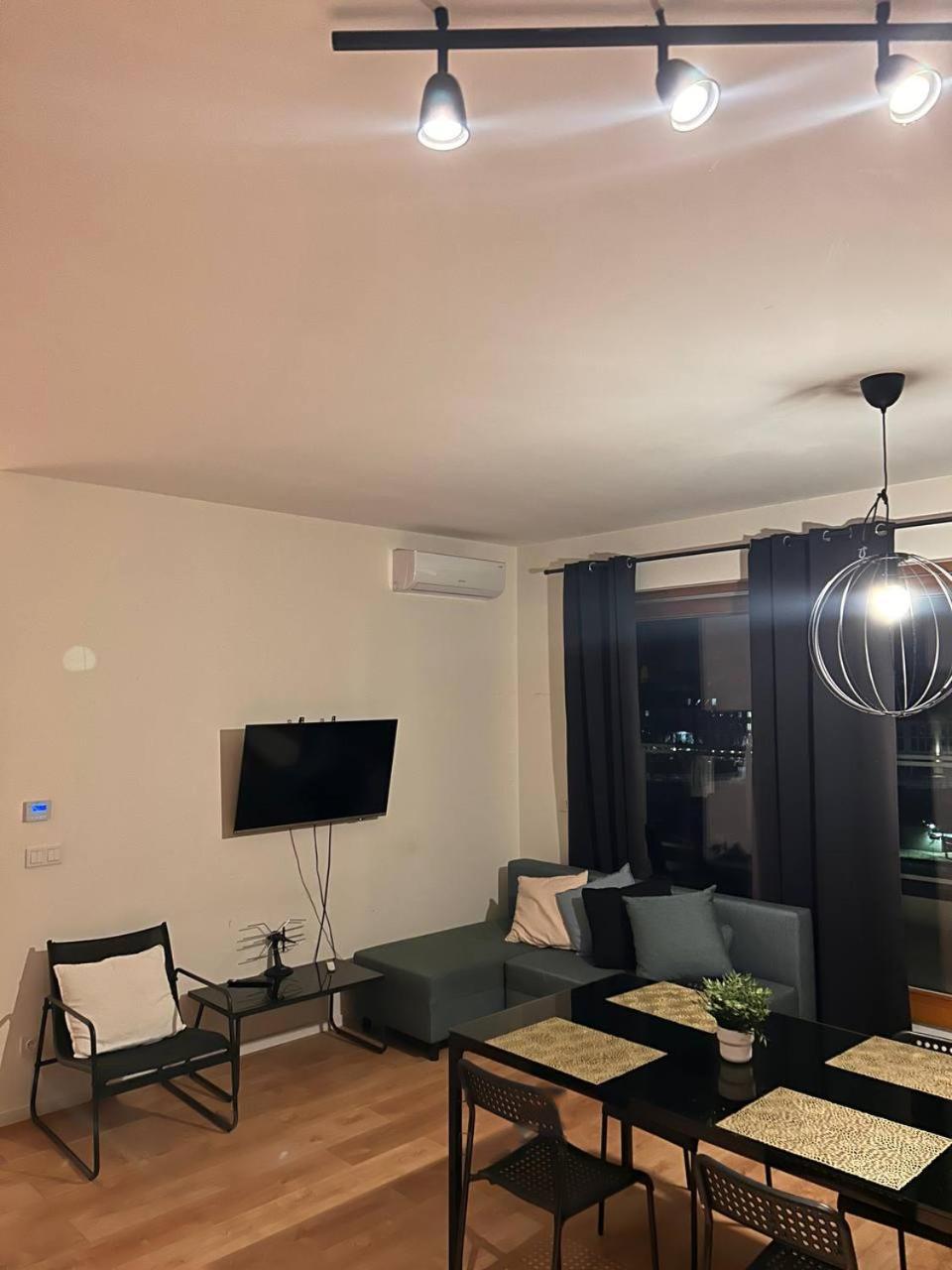 Apartment Cosy Apart - Ksiecia Witolda Street - Nice View - Parking Place Breslau